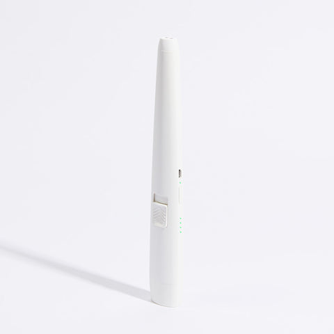 MOTLI Lighter + Flashlight - White